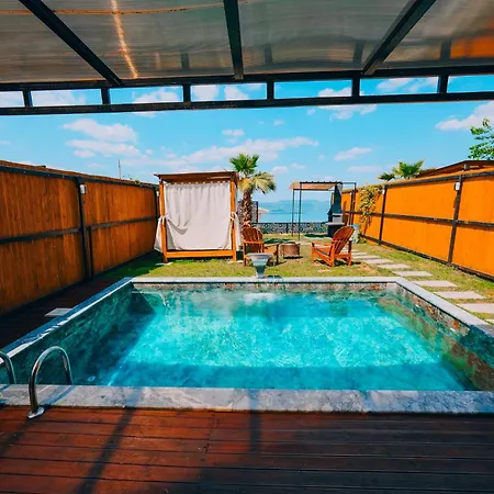 Bungorise Twin 2 Heating With Pool And View